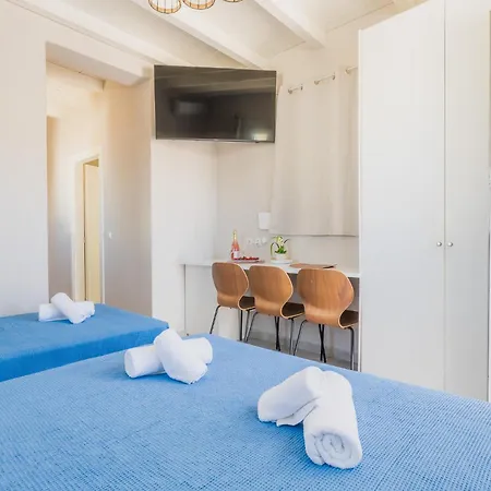 Vivens Mykonos & شقة أنو ميرا